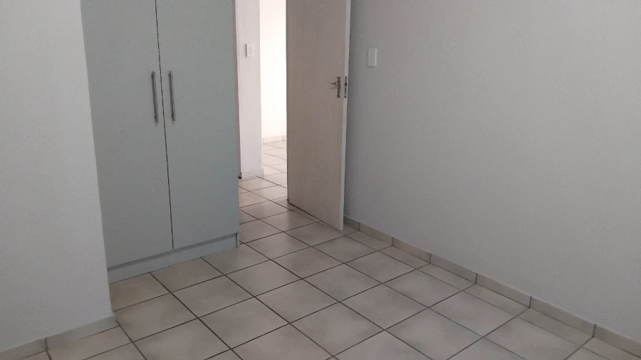 To Let 2 Bedroom Property for Rent in Myburgh Park Western Cape